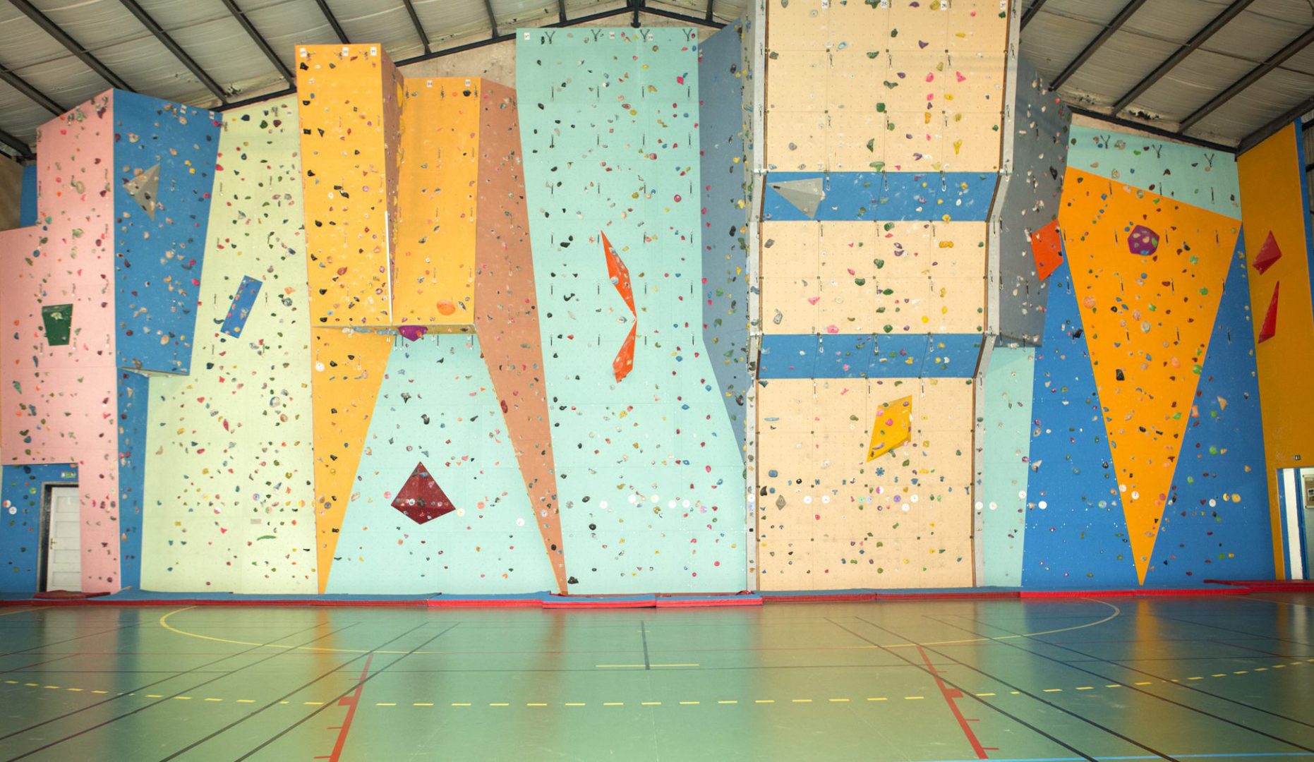 Mur d'escalade de NeuillysurMarne Escapade